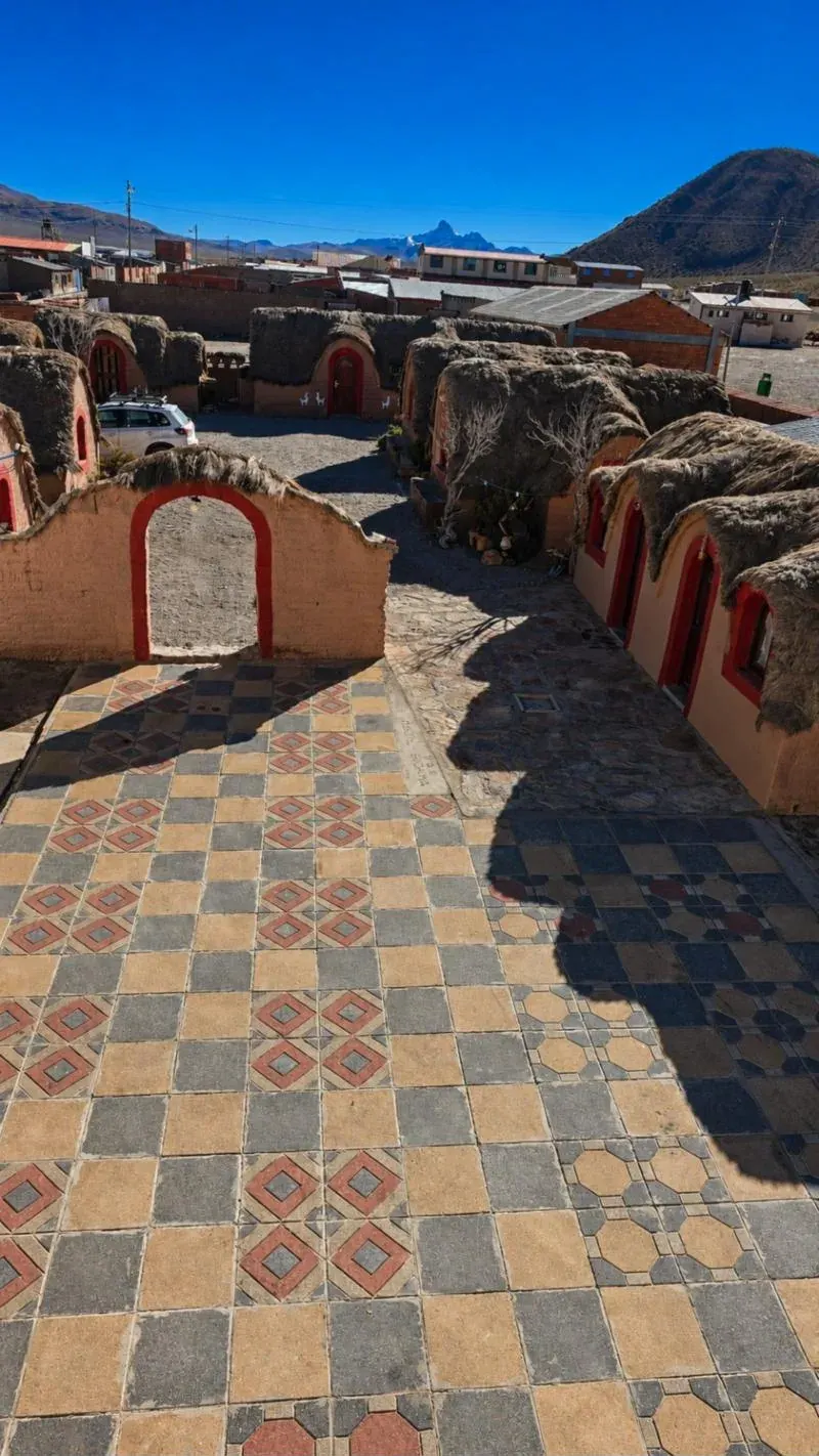 Cabañas de barro del Hostal Sajama